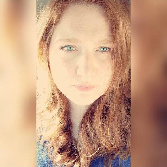 Meet your Posher, Hannah - Picture 1 of 1